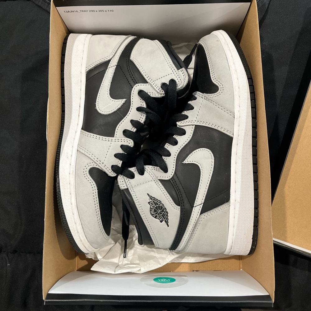 Nike Womens Black and Gray Air Jordan 1 Retro High OG GS